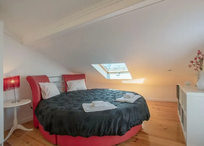 דירה Myplacelisbon - Mouraria Duplex ליסבון